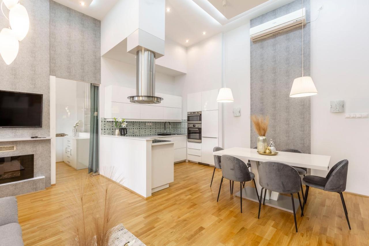 Luxurious & Spacious Downtown Residence In Liszt Ferenc Square Budapeste Exterior foto