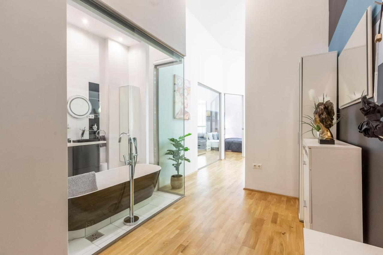 Luxurious & Spacious Downtown Residence In Liszt Ferenc Square Budapeste Exterior foto