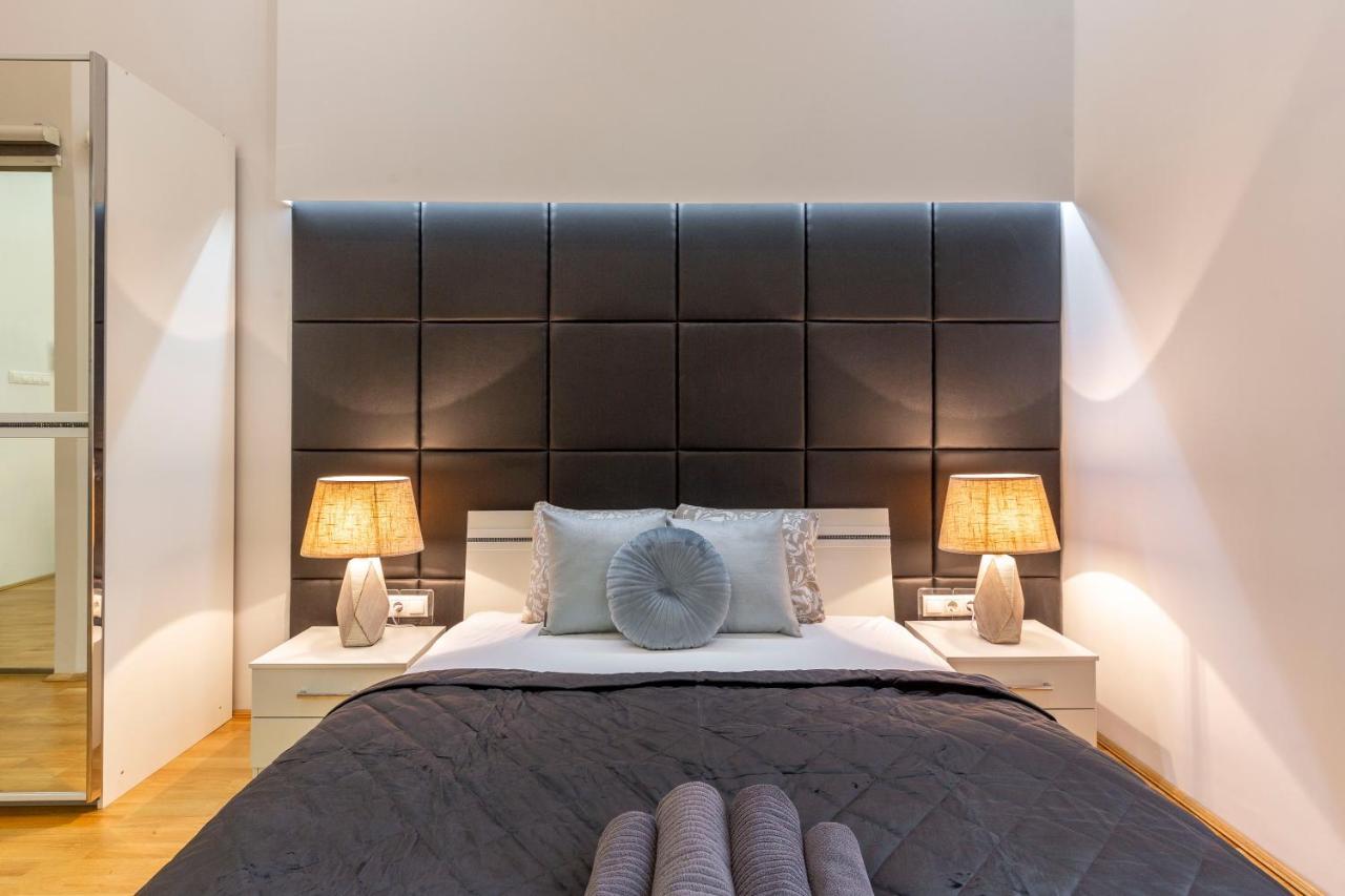 Luxurious & Spacious Downtown Residence In Liszt Ferenc Square Budapeste Exterior foto