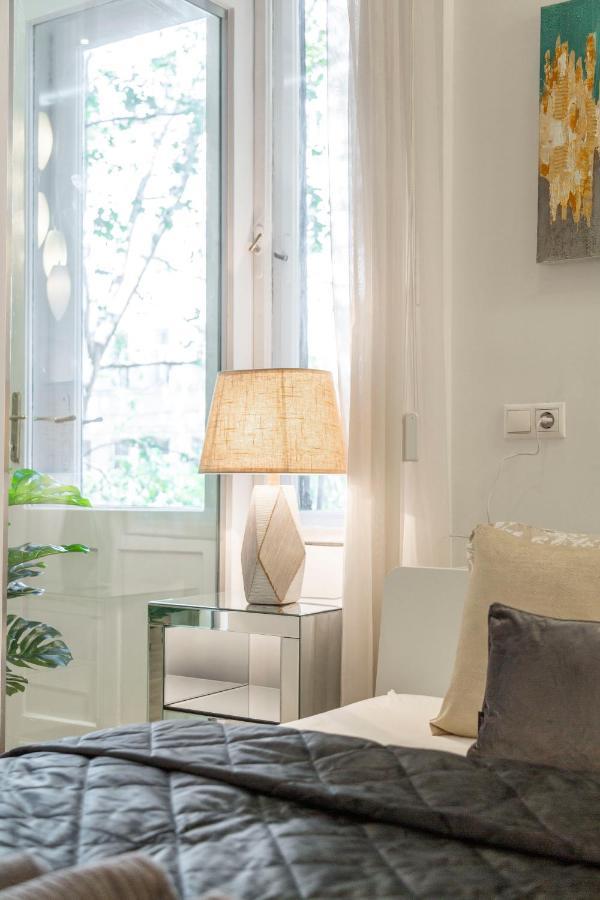 Luxurious & Spacious Downtown Residence In Liszt Ferenc Square Budapeste Exterior foto