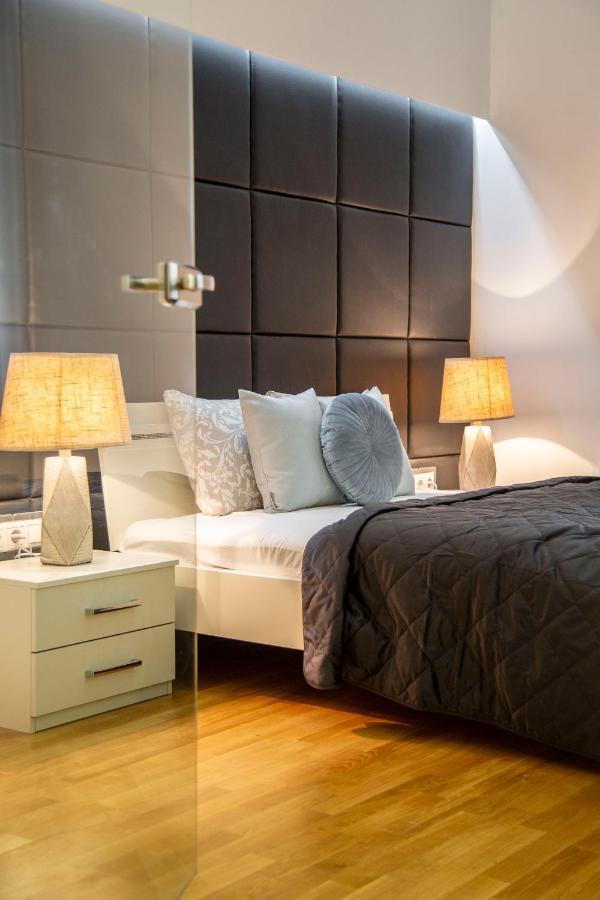 Luxurious & Spacious Downtown Residence In Liszt Ferenc Square Budapeste Exterior foto